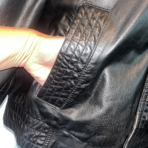 VINTAGE black leather lined Moto biker bomber jacket size XL Bermans - Picture 8 of 16